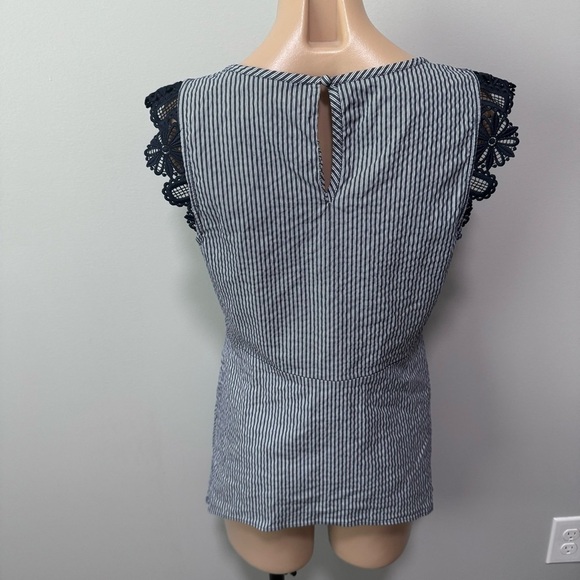 Cabi Olivia Flutter Sleeve Seersucker Navy White Stripe Asymmetrical Top Shirt - Picture 6 of 7